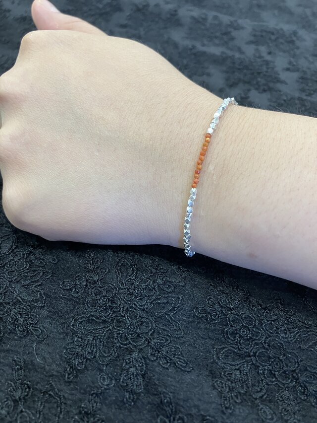 カレンシルバーキューブカットブレスレット 2mm珊瑚 | iichi 日々の