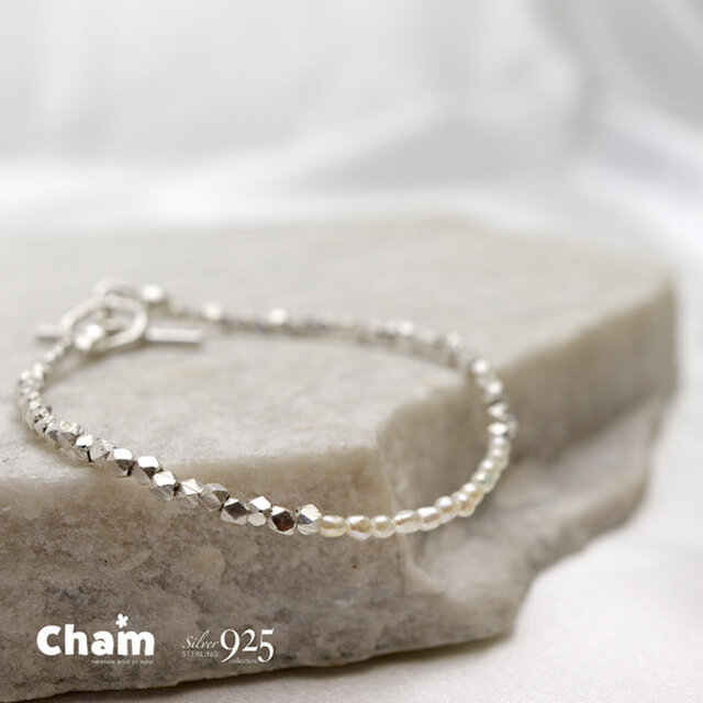 カレンシルバーキューブカットのブレスレット　淡水パール　2mm