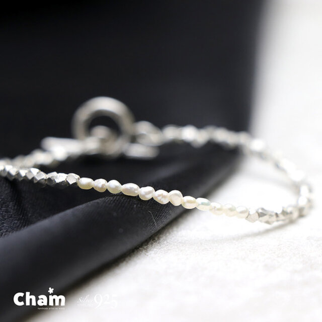 カレンシルバーキューブカットのブレスレット 淡水パール 2mm | iichi カレンシルバーキューブカットのブレスレット 淡水パール 2mm | iichi
