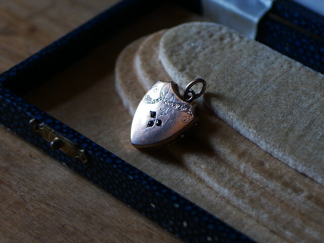 アールヌーボー　ロケットペンダント　フランスアンティーク　アンティークペンダント アールヌーボー ロケットペンダント フランスアンティーク