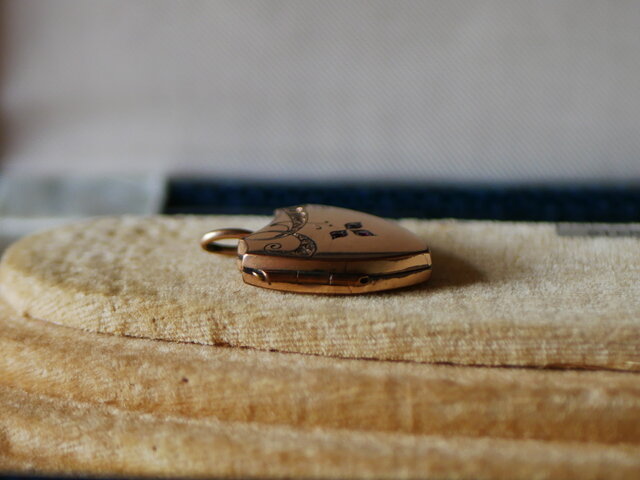 アールヌーボー ロケットペンダント フランスアンティーク