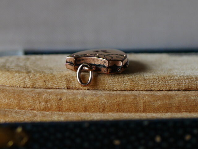 アールヌーボー ロケットペンダント フランスアンティーク