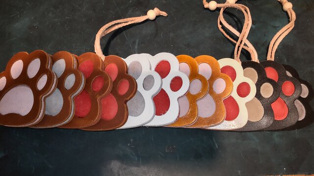 肉球ハンドメイドetc. 肉球 チャーム | iichi 日々の暮らしを心地よくするハンドメイドや