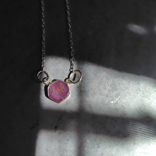 非加熱ルビーシルバーネックレス