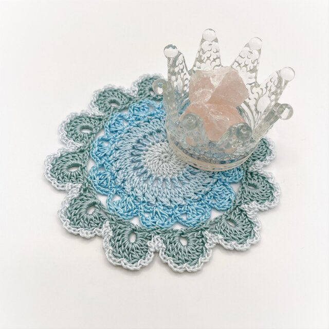 カラフルお花のドイリー082/ブルー