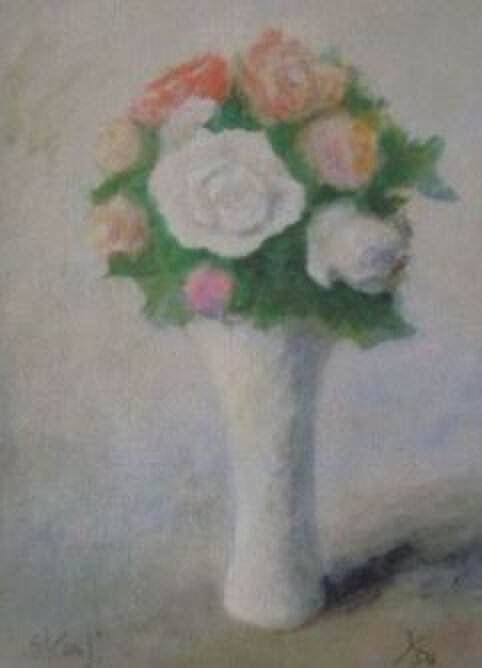 白い花びんのバラ