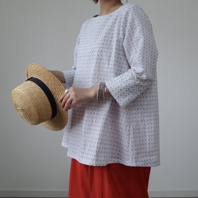 着物リメイク絣Aラインブラウス sale○浴衣のAラインブラウス・袖あり（絣柄・M） 着物リメイク