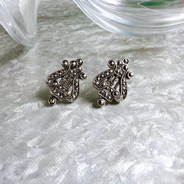 PA351-【 AVON 】エイボン・ヴィンテージピアス 1980s Faux Marcasite Harp