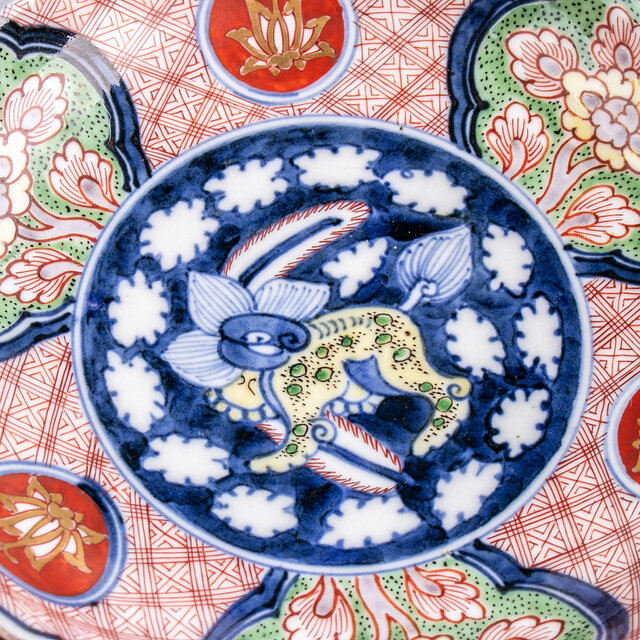大聖寺伊万里 金襴手花神獣文五寸皿 明治時代 E1220B | iichi 日々の