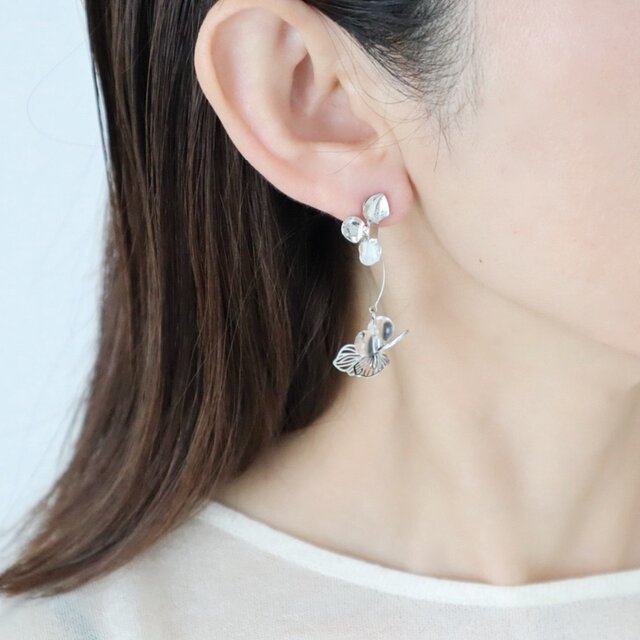 シルバーフラワー×クリアドロップ ピアス/イヤリング | iichi 日々の