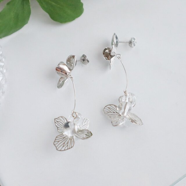 シルバーフラワー×クリアドロップ ピアス/イヤリング | iichi 日々の