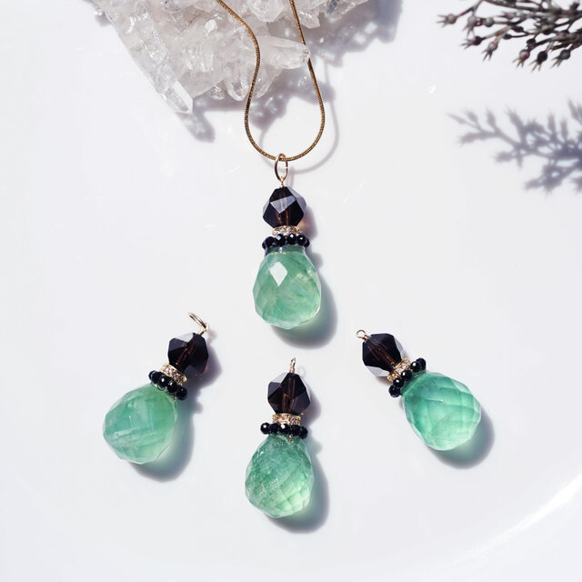 グリーンフローライトによる香水瓶風のネックレス・サージカルステンレススライド60cm　～Perfume bottle