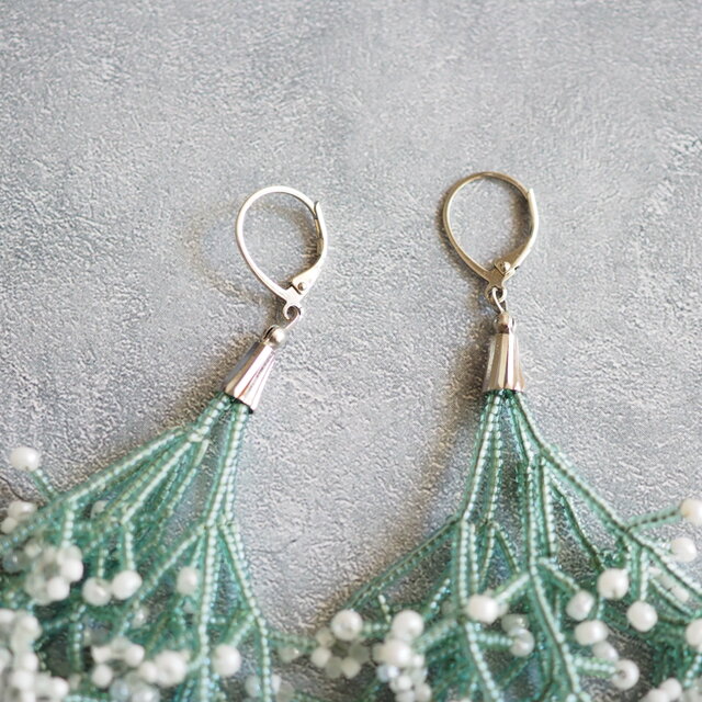 かすみ草』ビーズのフリンジピアス/イヤリング 送料無料 箱入り無料