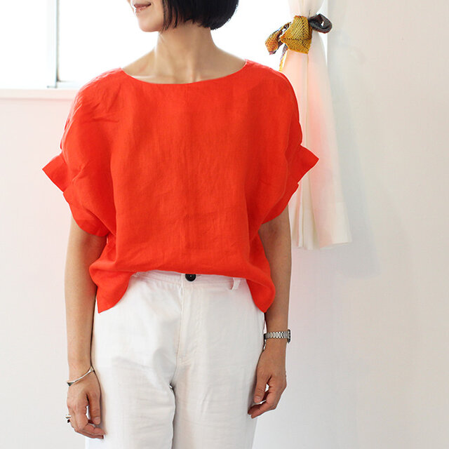 前後で着られる2WAYタックスリーブリネンブラウス【ブラッドオレンジ】