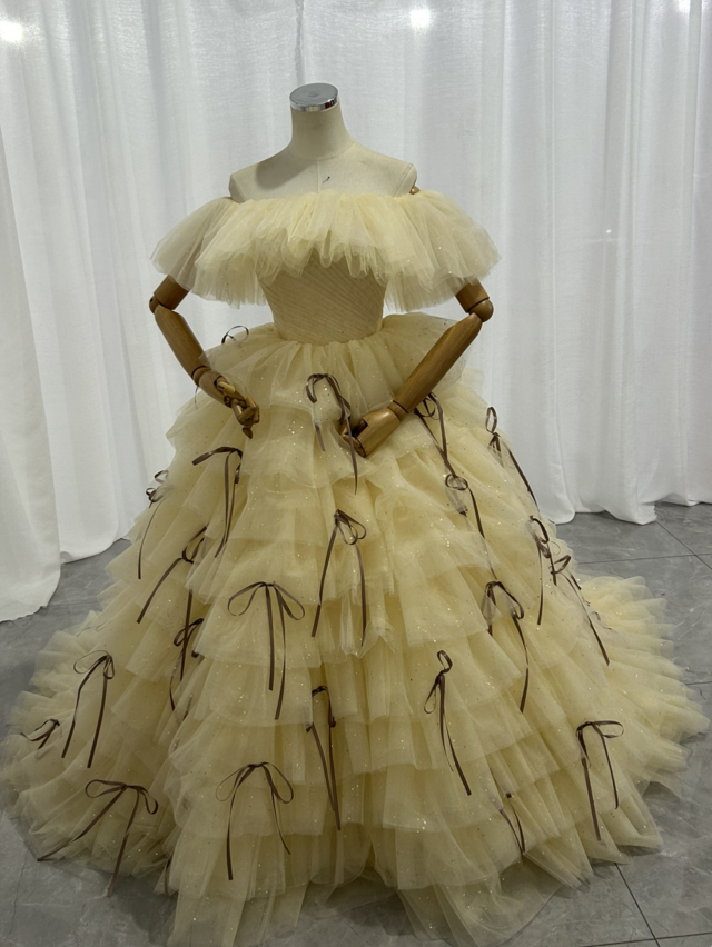豪華！カラードレス イエロー オフショルダー キラキラチュール リボン