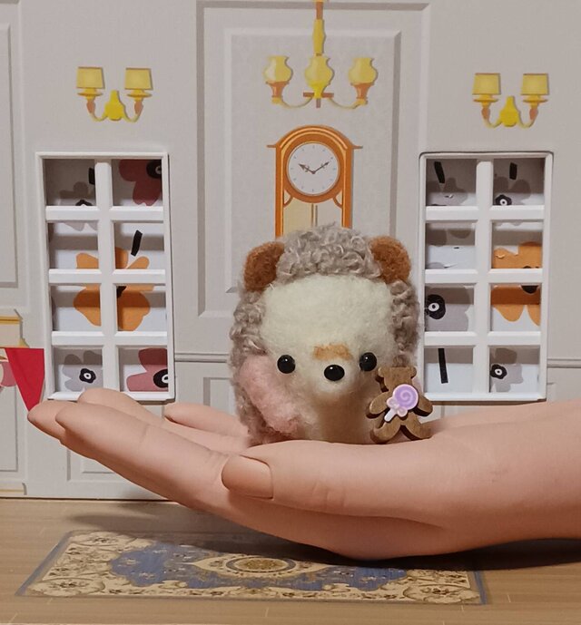 羊毛フェルト ハリネズミ クマのぬいぐるみ付き木製 | iichi