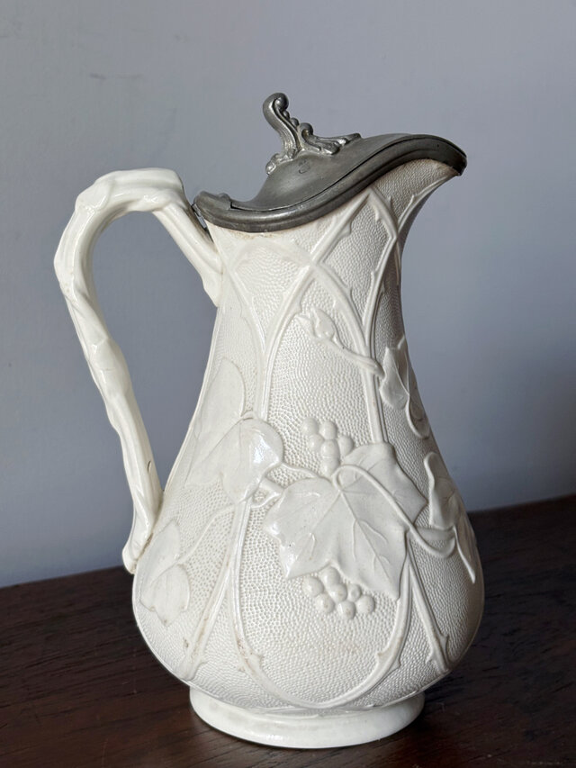 イギリス 塩釉炻器 ピシェ ピッチャー 蓋つき レリーフ アイビー