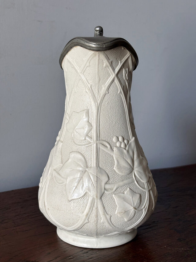 イギリス 塩釉炻器 ピシェ ピッチャー 蓋つき レリーフ アイビー