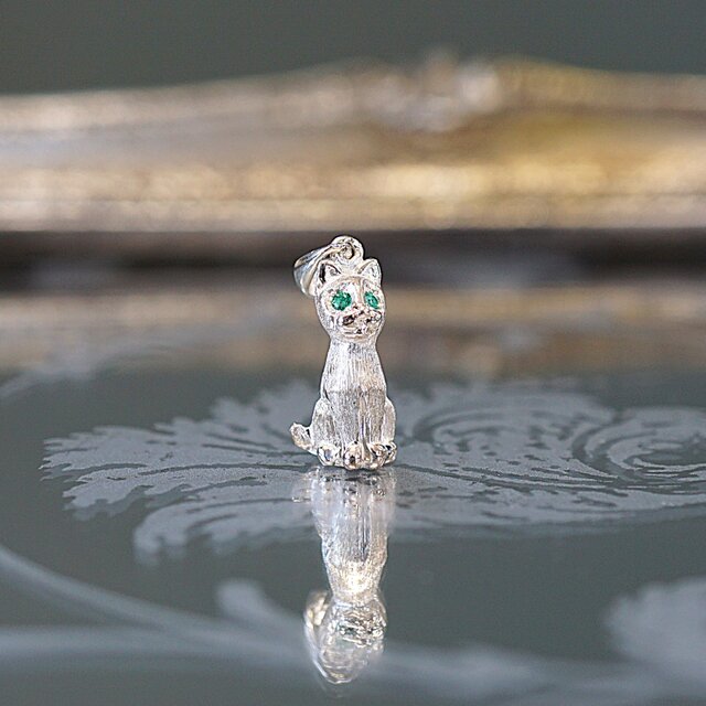 【受注製作】SV 見守り猫のペンダント　<ヘッドのみ>