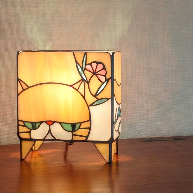 ねこあかり　ちゃしろトラ