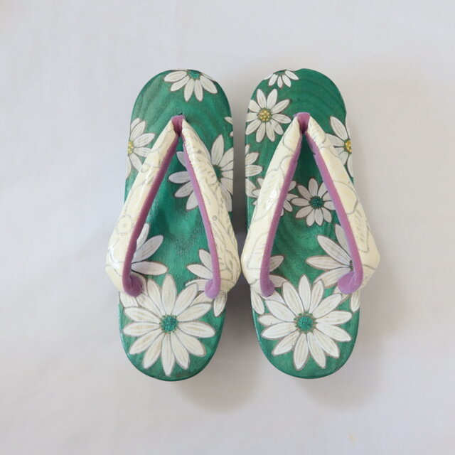 特集記載 L 背の高くなる下駄 花 グリーン 日本桐