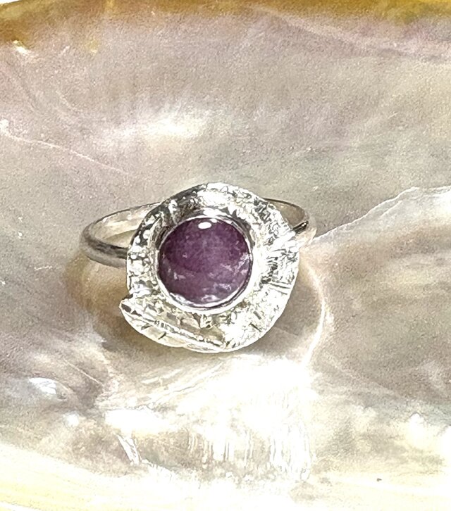 スタールビーシルバー手彫りリング スタールビー、手彫りシルバーリング | iichi 日々の暮らしを心地よく