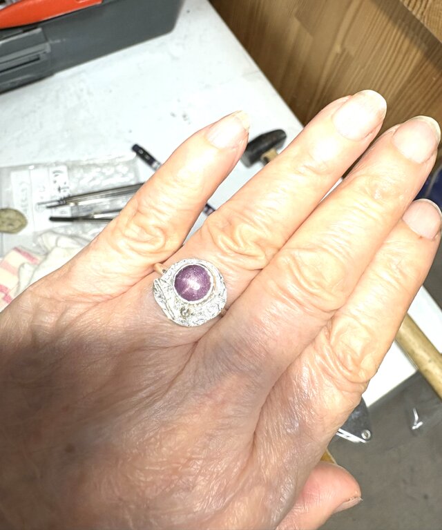 スタールビーシルバー手彫りリング スタールビー、手彫りシルバーリング | iichi 日々の暮らしを心地よく