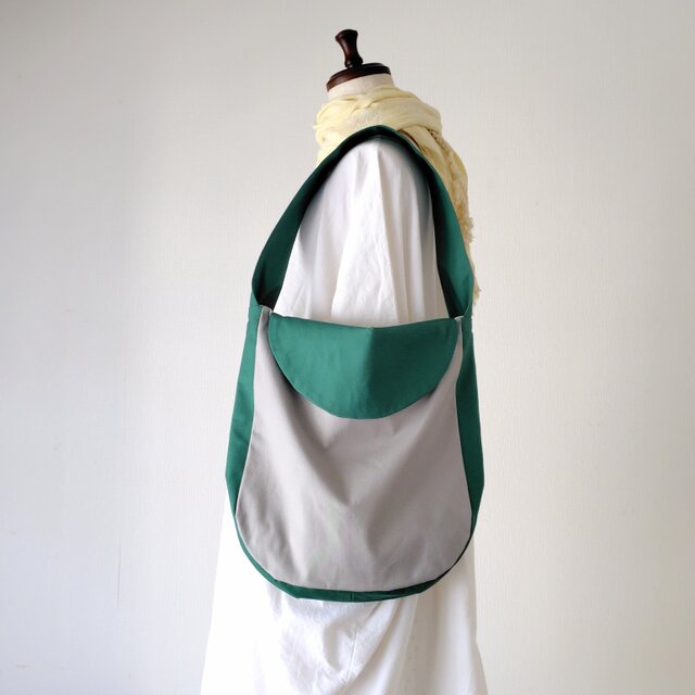 【情景バッグ】フラップワンショルダーバッグ／ライトグレー×グリーン