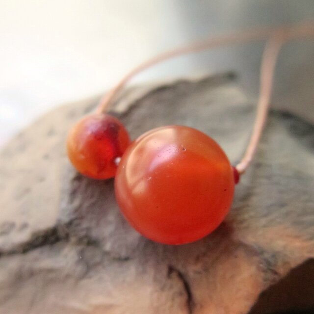 アンティーク　緒　インドカーネリアン　２　＋　ヴェネチアンビーズ　ネックレス　百世 momotose（東）