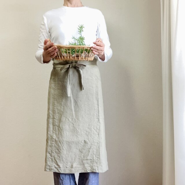 洗いこまれた自然な風合いのソムリエエプロン　ベルギーリネン２５番手　グラスベージュ