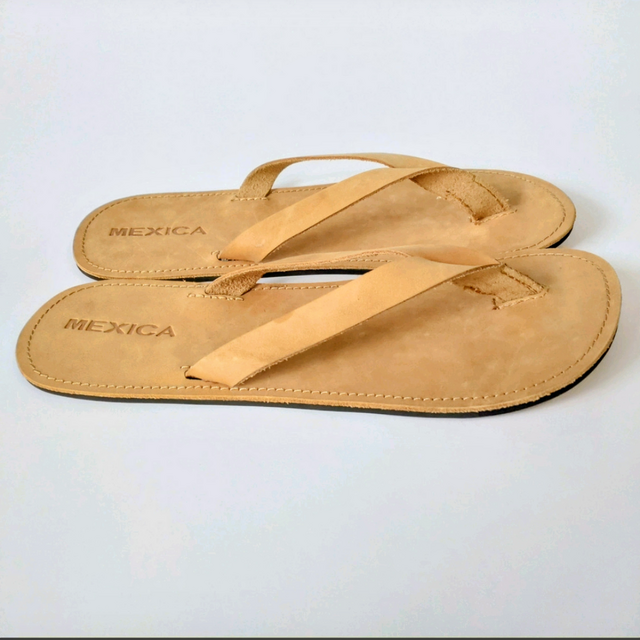 国内発/関税無/GUCCI 革留め具付き ビーチサンダル 夏の定番♪ GUCCI グッチ GG サンダル 408508 G2200 KU200 レディース