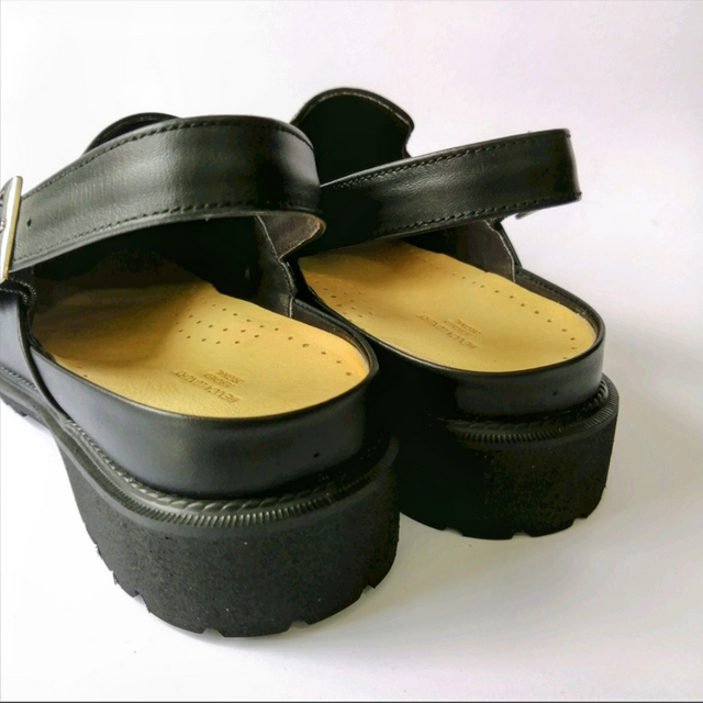 InCHOLJE 本革サボサンダル　23.5㎝　新品未使用 InCHOLJE 本革2wayサボサンダル 23㎝ 未使用訳あり InCHOLJE 本