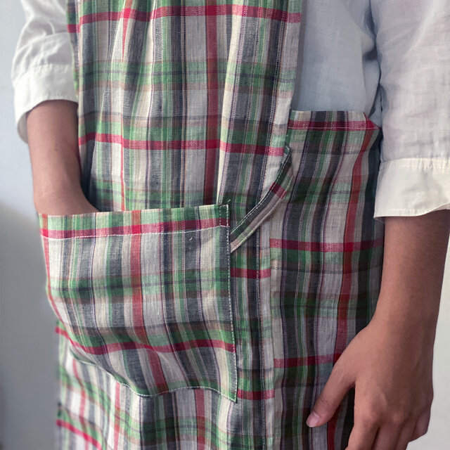 リネン100％薄手で軽いクロスバックエプロン・グリーンチェック