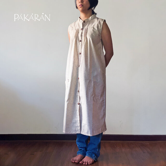リネンコットンのシャツワンピース 春から秋まで使えるノースリーブブラウス・きなり