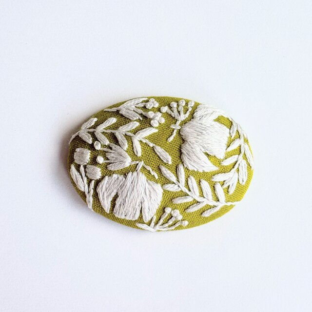 北欧風ことりと草花の刺繍ブローチ#375