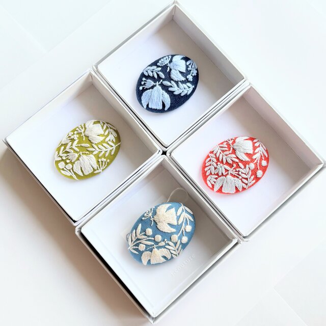 北欧風ことりと草花の刺繍ブローチ#375 | iichi 日々の暮らしを