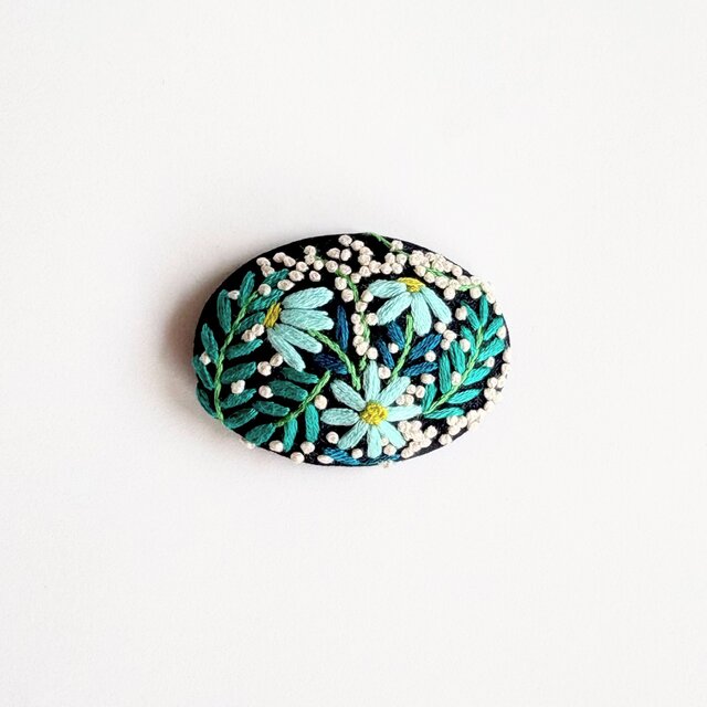 楽天市場】【花と葉】刺しゅうブローチ、Made in japan、刺繍