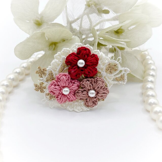 Kobana/小花のブーケブローチ/レッド