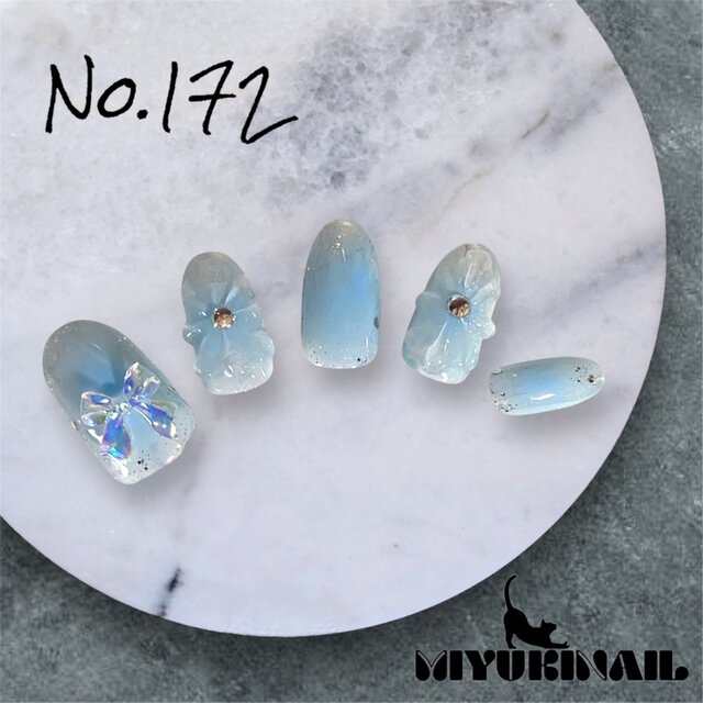 《現品販売》ぷっくりフラワーとリボンが映える涼しげネイル＊ミディアムオーバル10枚セット【2・6・7・7・9】