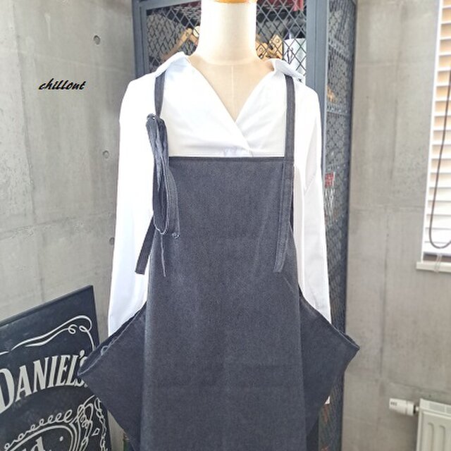 【背中がかわいい】エプロンドレス：デニム：ブラック【0910】
