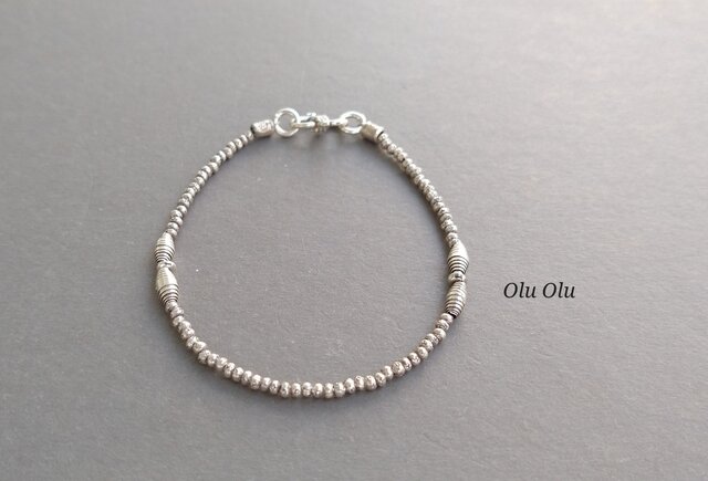 カレンシルバーのシンプルなブレスレット | iichi 日々の暮らしを