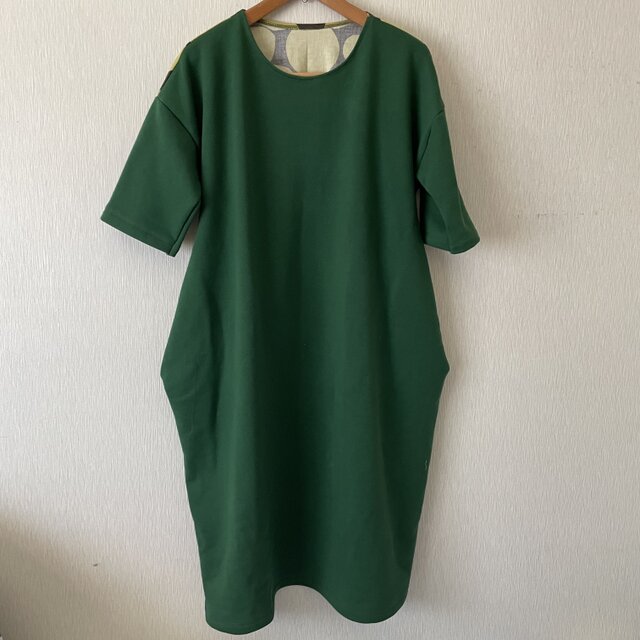 裏毛パイル切替えドットバルーンワンピース　緑からし茶Ｍ～Ｌ