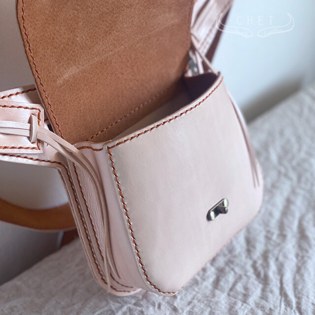 肩掛けにもなるウエストバッグ・ヌメ革ナチュラル | iichi 日々の