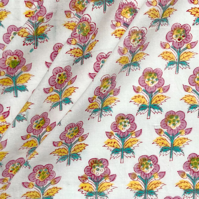 インド ブロックプリント生地 [50cm単位切売] Sanganeri ピンクフラワー ホワイト地 花 IF0278