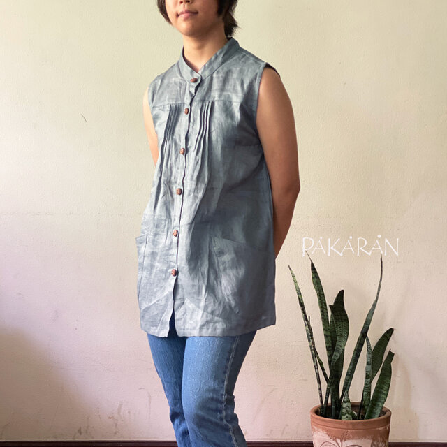 薄手リネンのノースリーブブラウス・ライトグレー