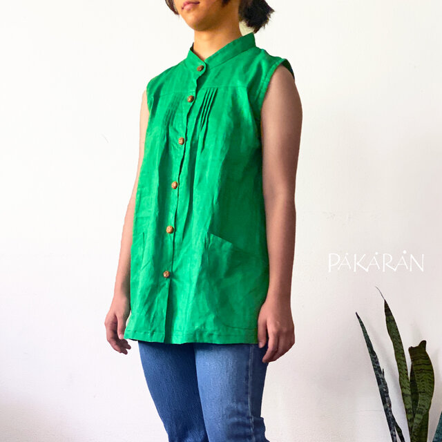 鮮やか緑のリネンボタンチュニック