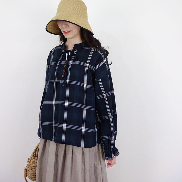 [予約販売] ダブルガーゼブラックウォッチ × ワッシャーフリルの後ろ姿ドロッププルオーバー