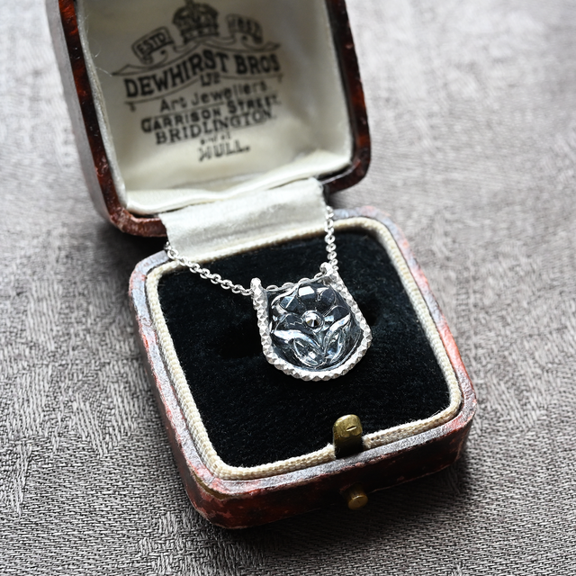 silver925｜ヴィンテージガラスの透明な花ネックレス［B馬蹄形 