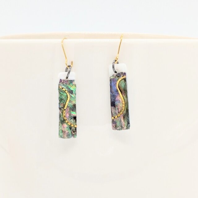 虹色螺鈿とメタルスティックの短冊のピアス イヤリング  【2226】ピアス 和　伝統工芸　#シェル
