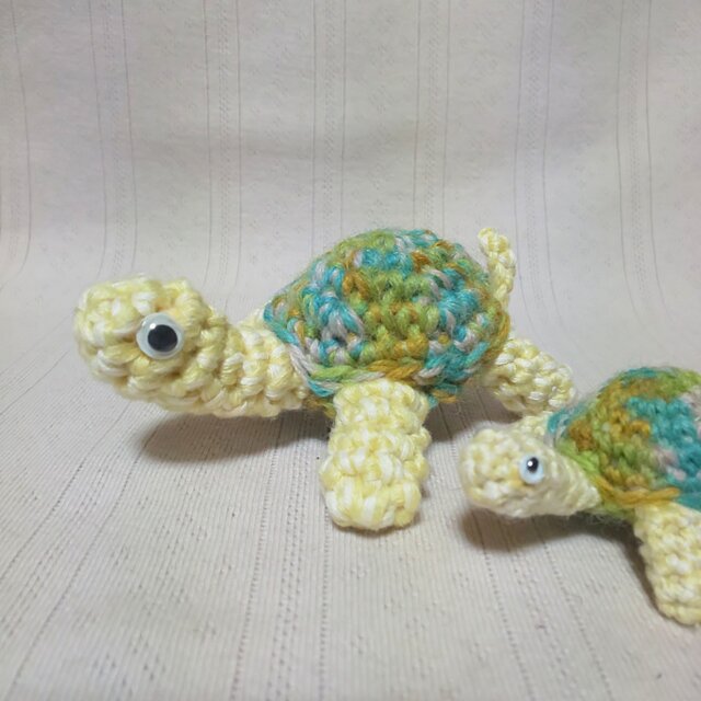 亀の親子 | iichi 日々の暮らしを心地よくするハンドメイドや